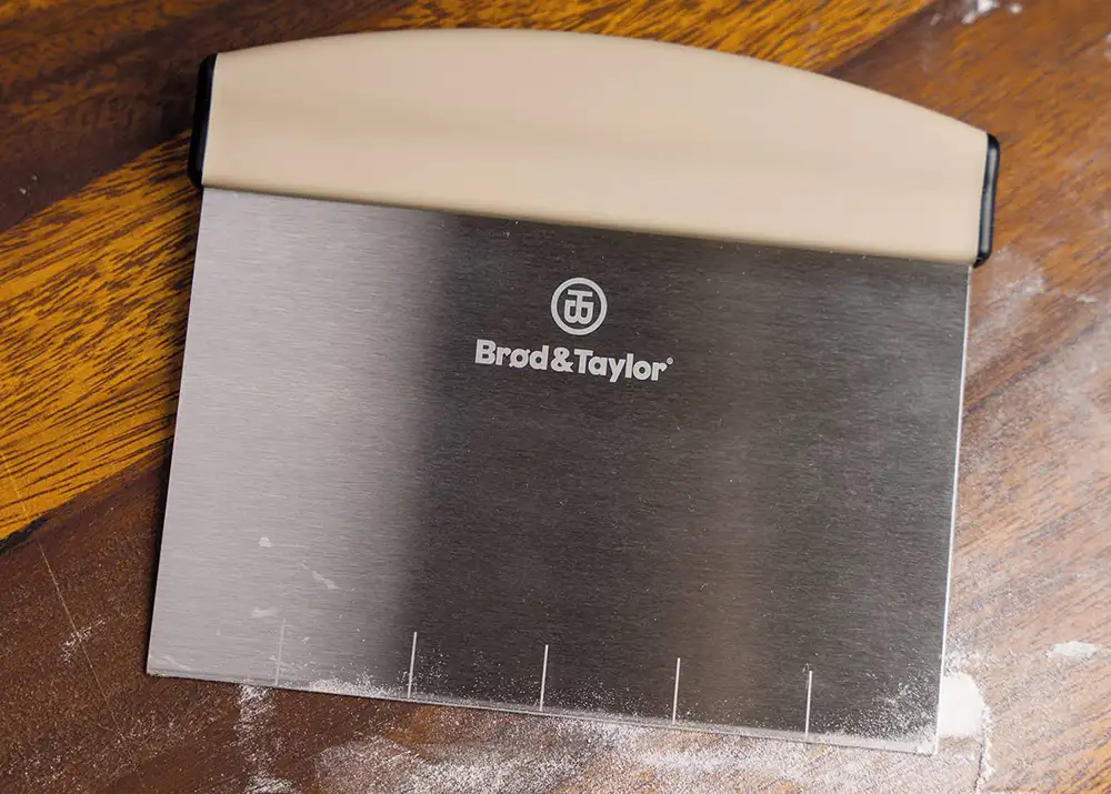 Brod & Taylor Bench Knife 3 Teigabstecher Brod Taylor 008443 Text 1