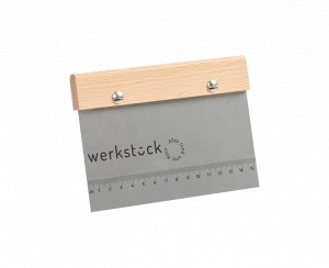 Teigspachtel mit Holzgriff